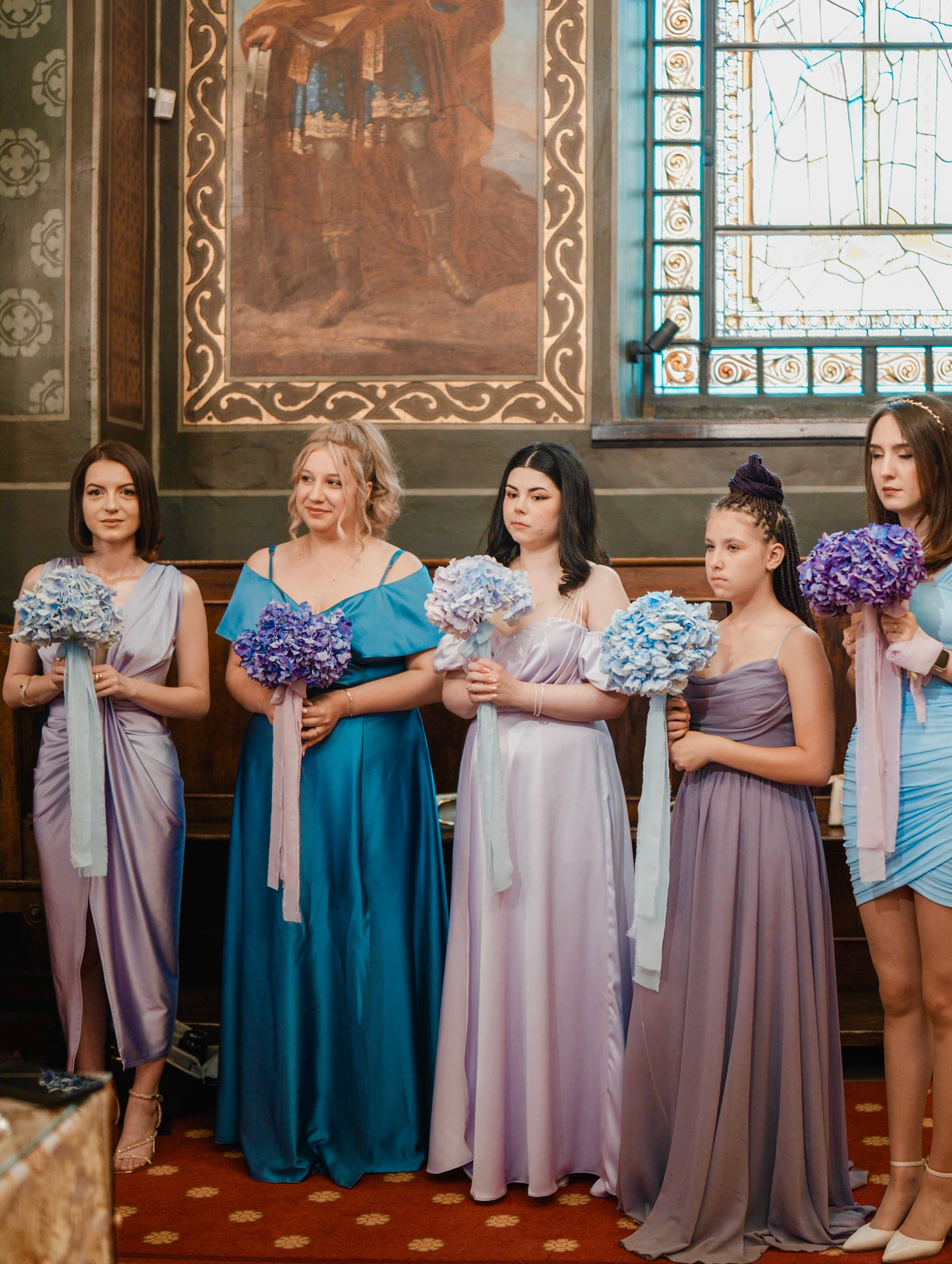 Decor floral — Nuntă în tonuri de albastru, lila și alb — flori romantice de vară