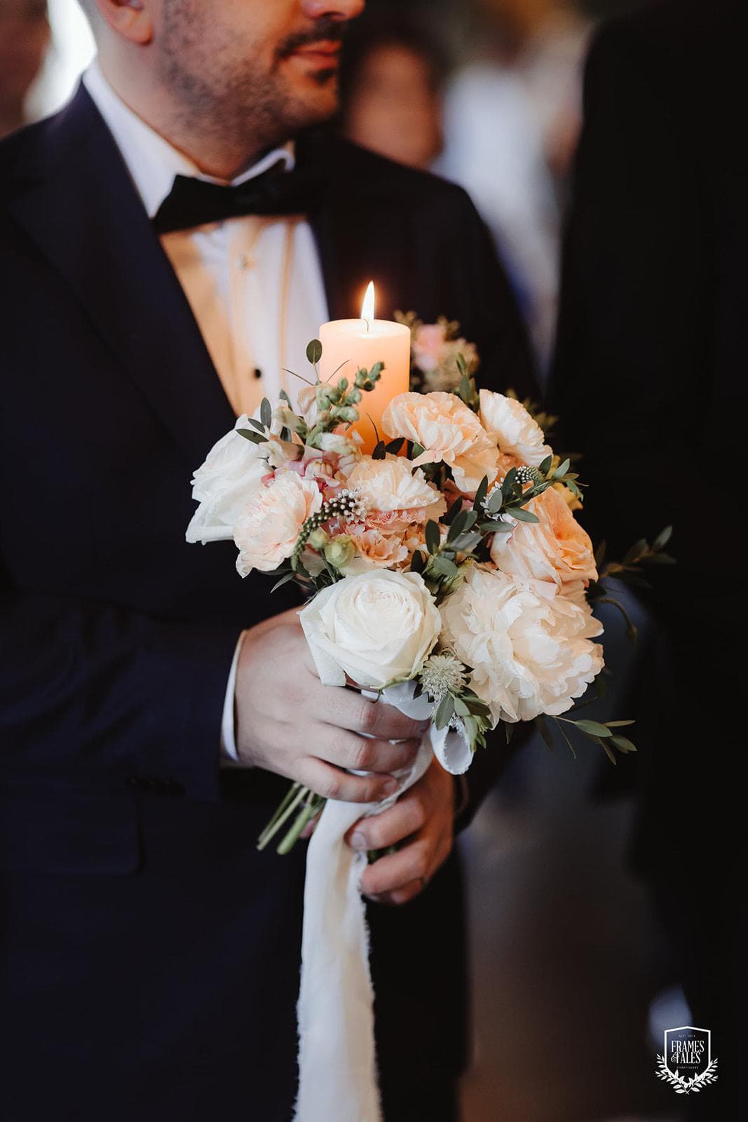 Decor floral — O nuntă de toamnă în tonuri calde — romantism,flori și lumină