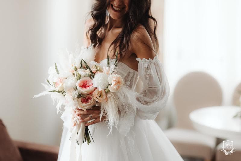 Decor floral — O nuntă de toamnă în tonuri calde — romantism,flori și lumină