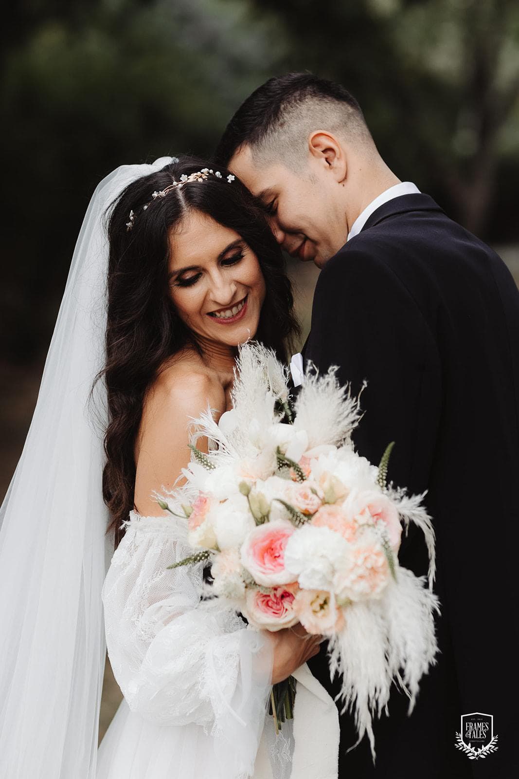 Decor floral — O nuntă de toamnă în tonuri calde — romantism,flori și lumină