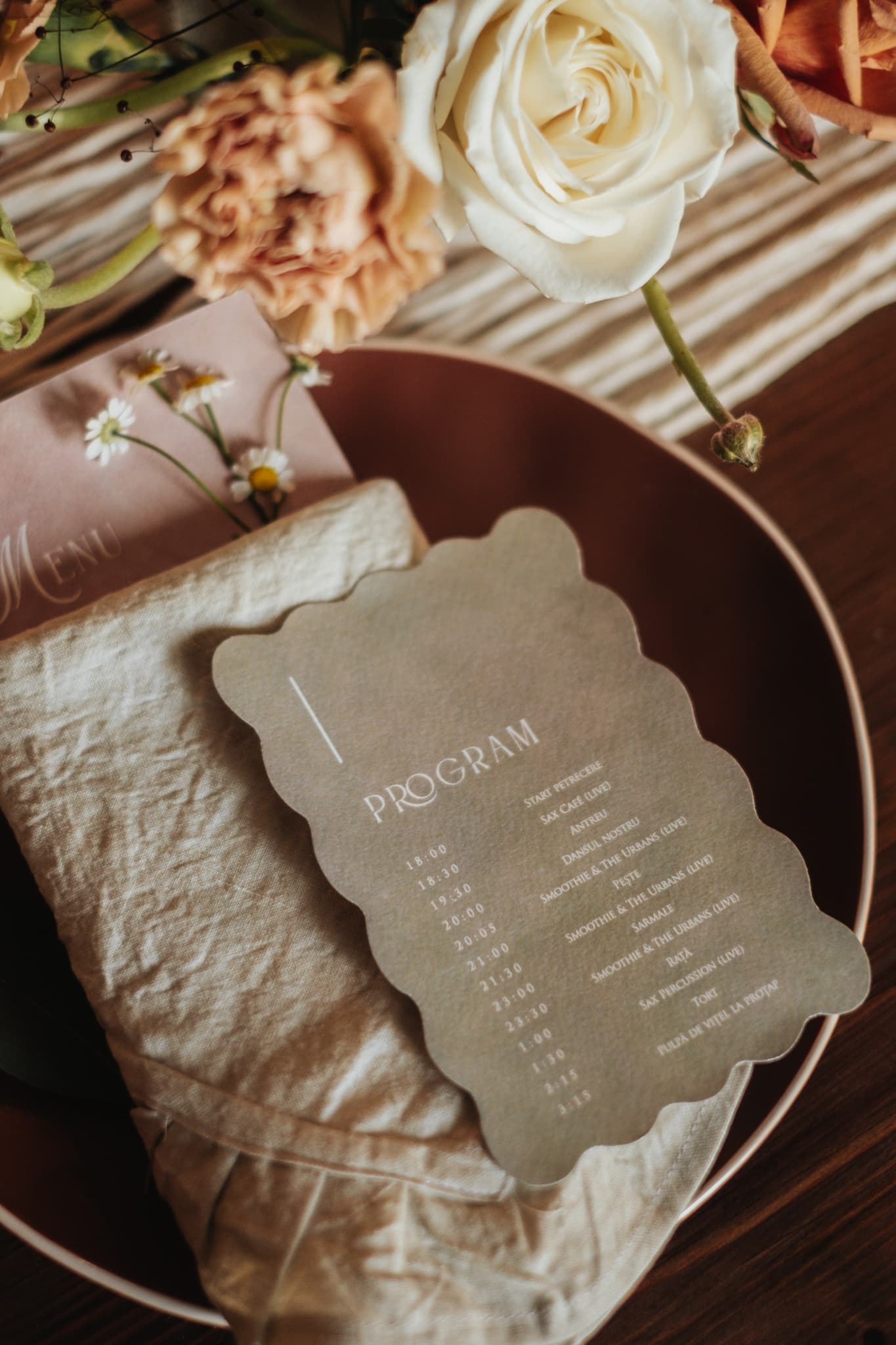 Decor floral — O nuntă cu suflet boem și eleganță naturală