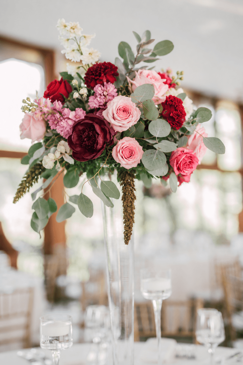 Decor floral de nuntă — Nuntă în nuanțe de Burgundy & Blush