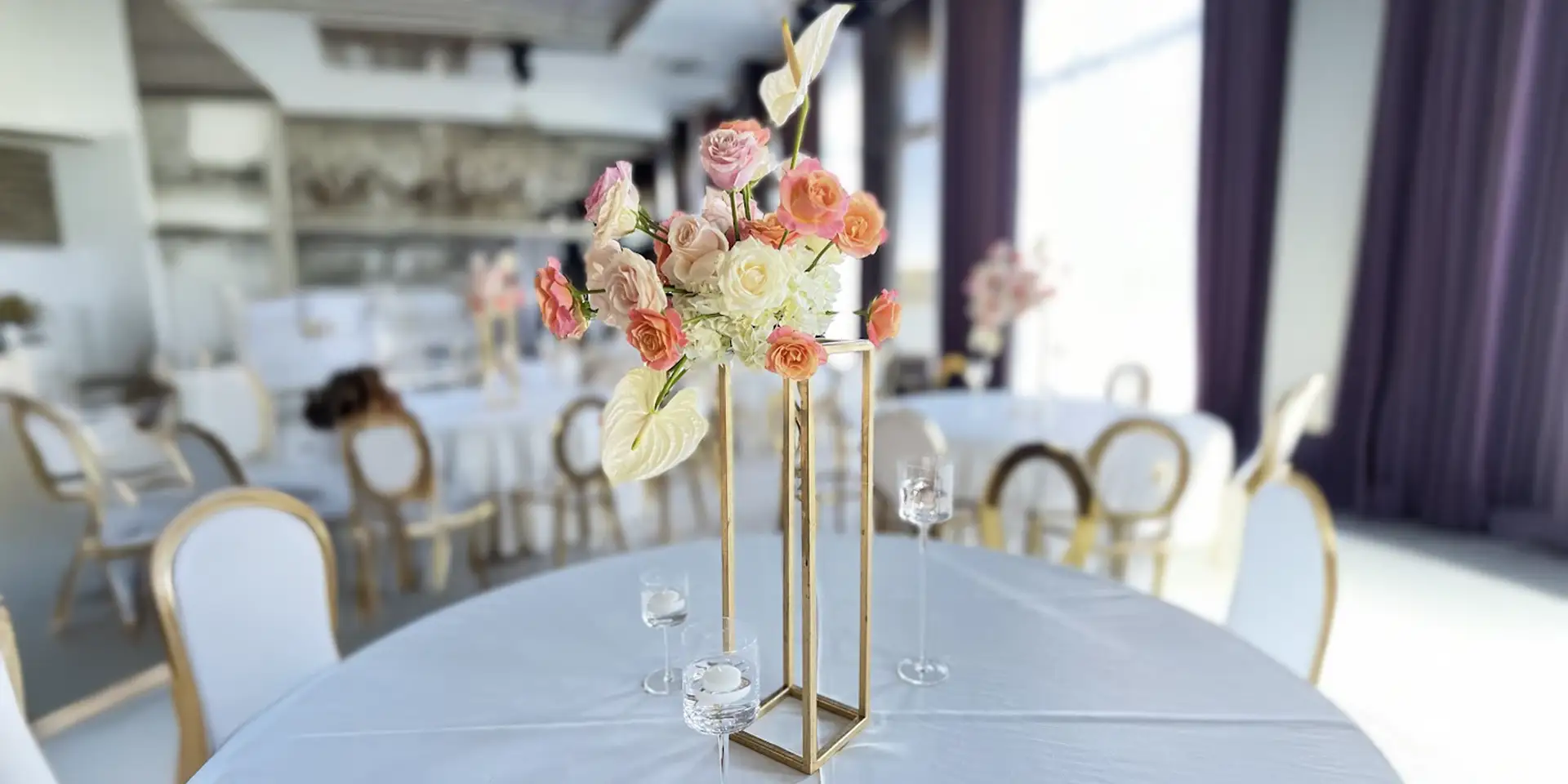 Design asimetric aranjamente florale nunta
